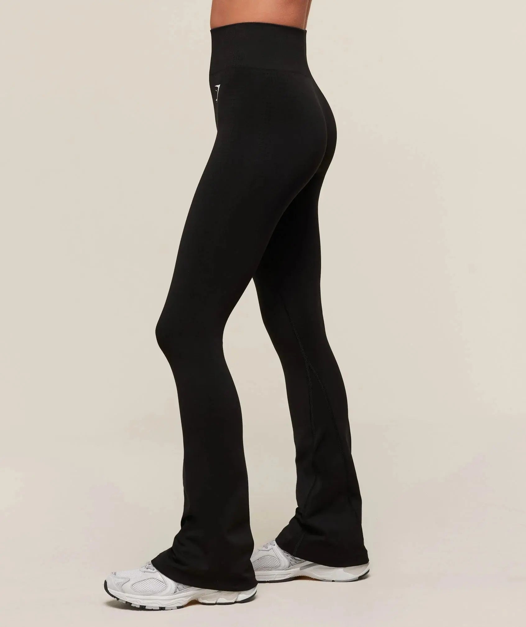 Vital Soft flared legingi – gymshark
